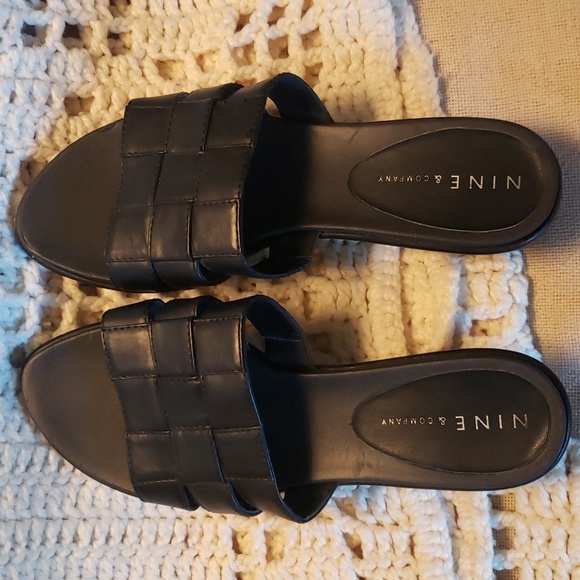 NWOT WOMENS BLACK SANDALS, SIZE 6 - Picture 4 of 4